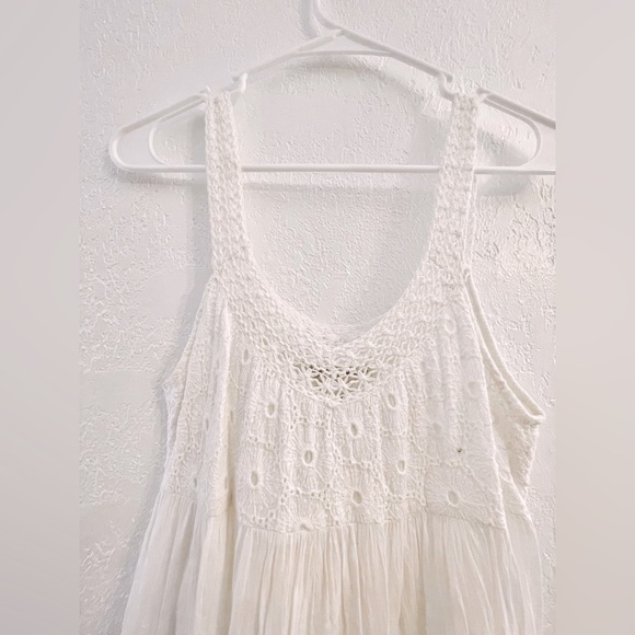 Crochet Lace Eyelet Dress in White - Picture 4 of 5